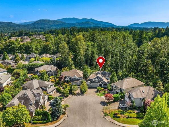 1111 272 Place SE, Sammamish WA 98075
