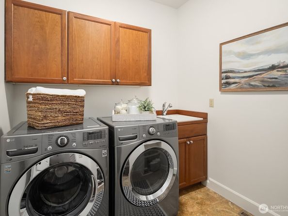1111 272 Place SE, Sammamish WA 98075