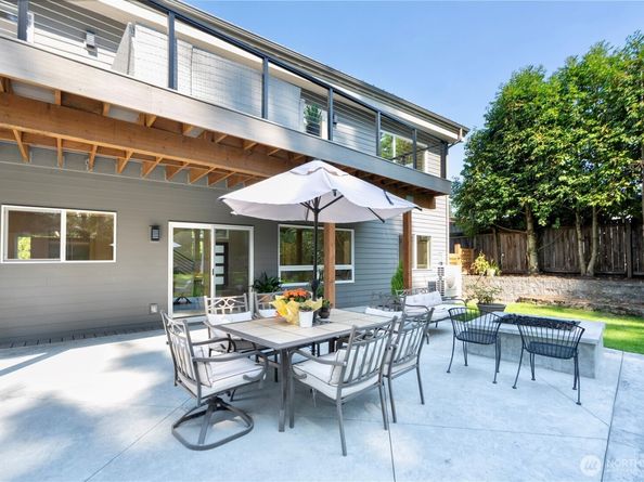 14203 SE 37th Street, Bellevue WA 98006