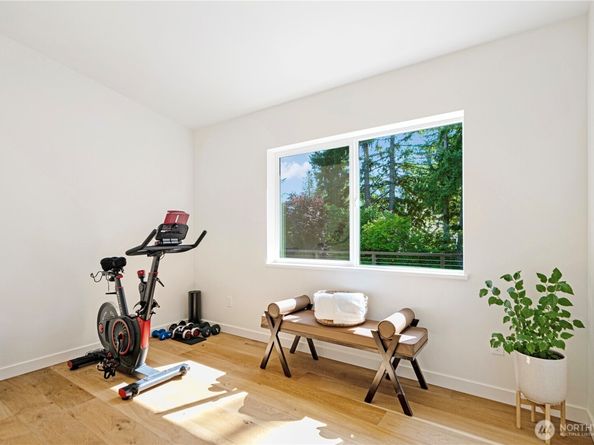 14203 SE 37th Street, Bellevue WA 98006