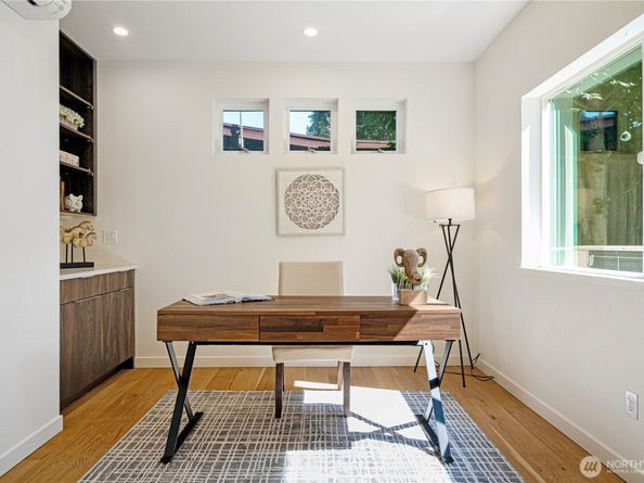 14203 SE 37th Street, Bellevue WA 98006