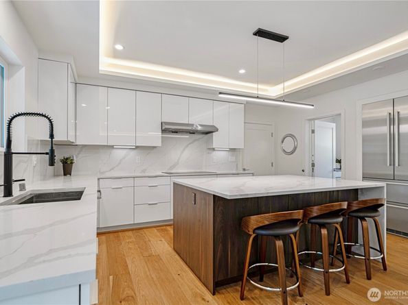 14203 SE 37th Street, Bellevue WA 98006
