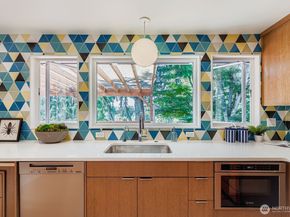 18319 83rd Place NE, Kenmore WA 98028
