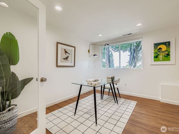 18319 83rd Place NE, Kenmore WA 98028