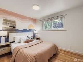18319 83rd Place NE, Kenmore WA 98028