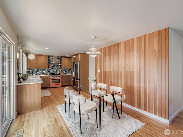18319 83rd Place NE, Kenmore WA 98028