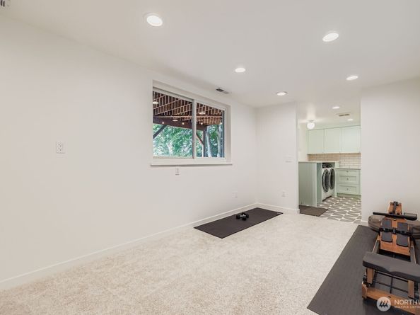 18319 83rd Place NE, Kenmore WA 98028