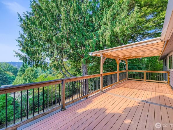 18319 83rd Place NE, Kenmore WA 98028