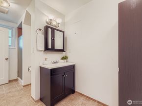 18319 83rd Place NE, Kenmore WA 98028