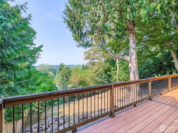 18319 83rd Place NE, Kenmore WA 98028