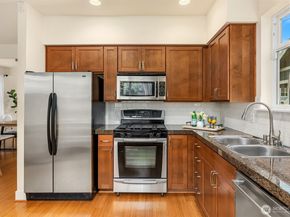 1748 25th Walk NE, Issaquah WA 98029