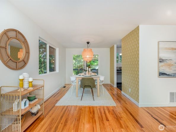 2329 NE 103rd Street, Seattle WA 98125