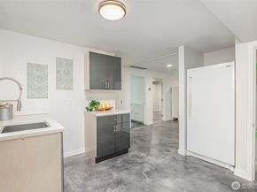 2329 NE 103rd Street, Seattle WA 98125