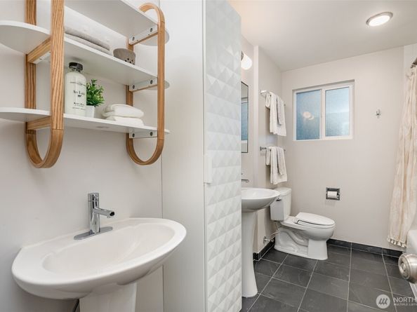 2329 NE 103rd Street, Seattle WA 98125