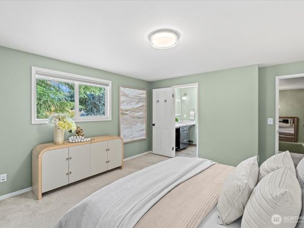12817 NE 144th Way, Kirkland WA 98034