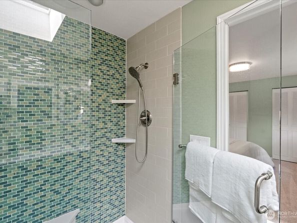 12817 NE 144th Way, Kirkland WA 98034