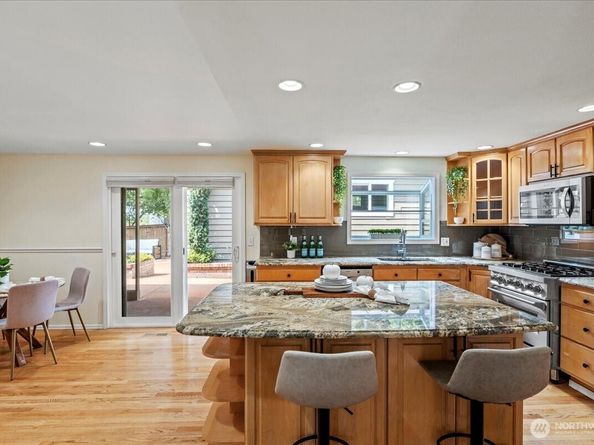 12817 NE 144th Way, Kirkland WA 98034