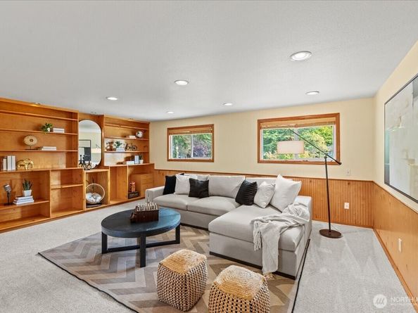 12817 NE 144th Way, Kirkland WA 98034