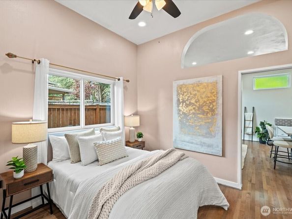 12817 NE 144th Way, Kirkland WA 98034