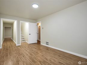 5502 NE 10th Street, Renton WA 98059