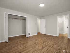 5502 NE 10th Street, Renton WA 98059