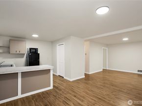 5502 NE 10th Street, Renton WA 98059