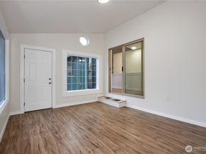 5502 NE 10th Street, Renton WA 98059