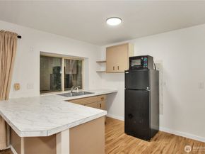 5502 NE 10th Street, Renton WA 98059