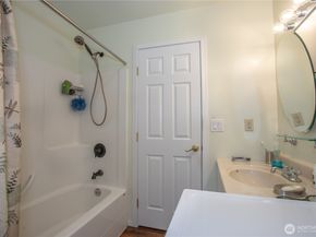 5502 NE 10th Street, Renton WA 98059