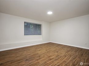 5502 NE 10th Street, Renton WA 98059