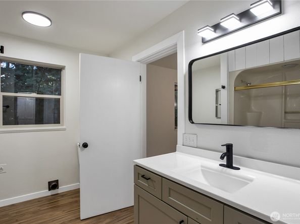 5502 NE 10th Street, Renton WA 98059