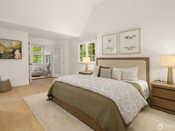 5222 W Mercer Way, Mercer Island WA 98040