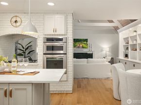 5222 W Mercer Way, Mercer Island WA 98040