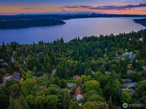5222 W Mercer Way, Mercer Island WA 98040