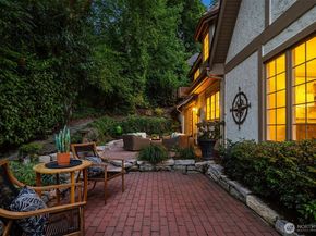 5222 W Mercer Way, Mercer Island WA 98040