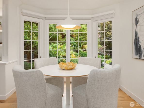 5222 W Mercer Way, Mercer Island WA 98040