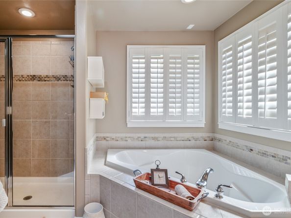 12925 SE 216th Place, Kent WA 98031
