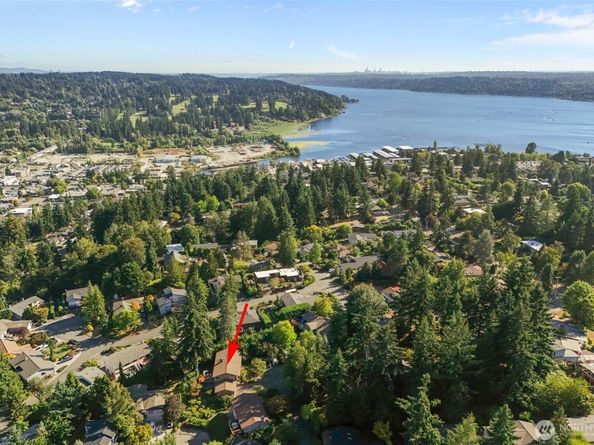18722 64th Lane NE, Kenmore WA 98028