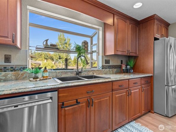 18722 64th Lane NE, Kenmore WA 98028
