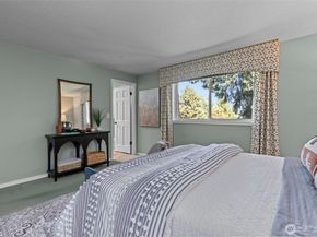 18722 64th Lane NE, Kenmore WA 98028