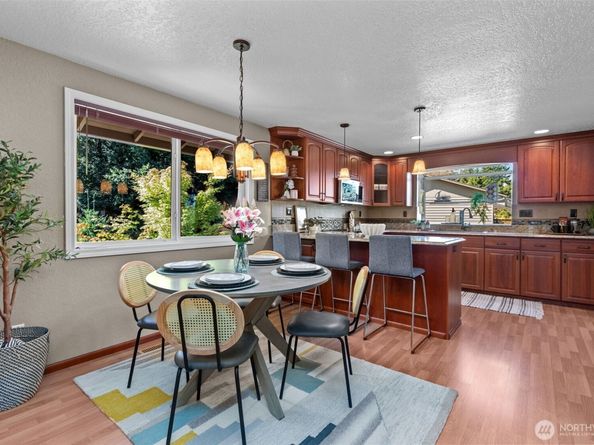 18722 64th Lane NE, Kenmore WA 98028
