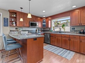 18722 64th Lane NE, Kenmore WA 98028