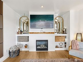 8127 212th Street SW 4, Edmonds WA 98026