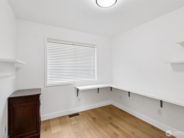 8127 212th Street SW 4, Edmonds WA 98026