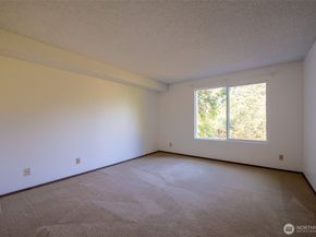 17417 Ashworth Avenue N 303, Shoreline WA 98133
