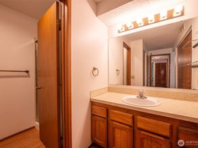 17417 Ashworth Avenue N 303, Shoreline WA 98133