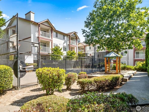 14821 29th Avenue W. K101, Lynnwood WA 98087
