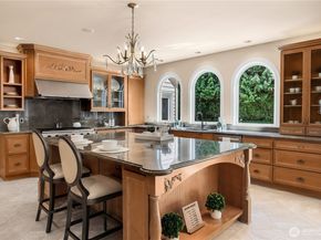 13851 NE 1st Place, Bellevue WA 98005