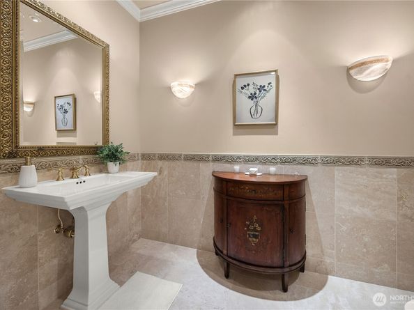 13851 NE 1st Place, Bellevue WA 98005