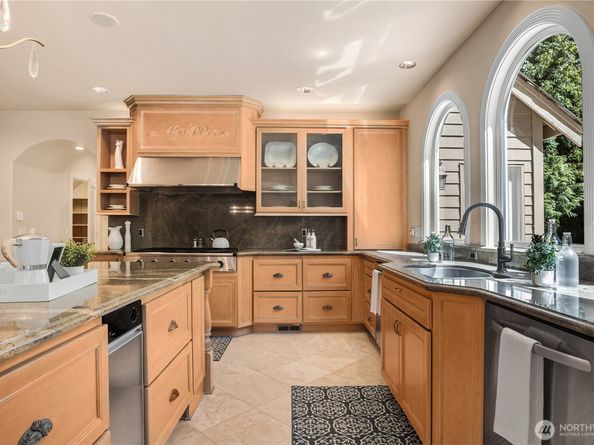 13851 NE 1st Place, Bellevue WA 98005
